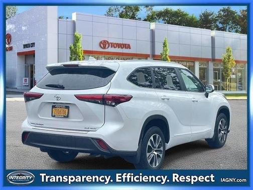 2023 Toyota Highlander XLE