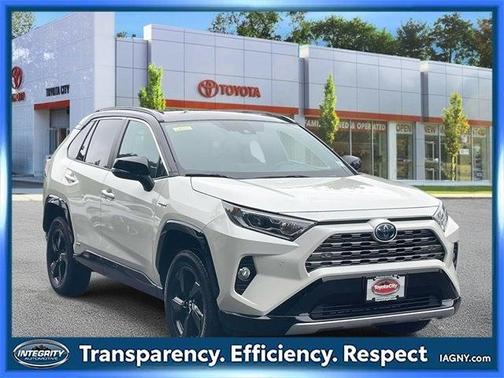 2020 Toyota RAV4 Hybrid SE