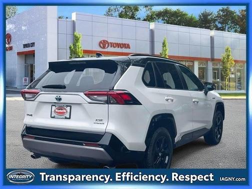 2020 Toyota RAV4 Hybrid SE