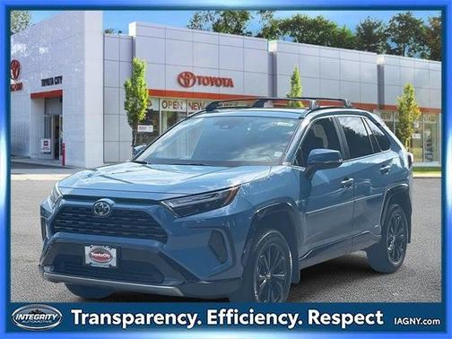 2022 Toyota RAV4 Hybrid SE