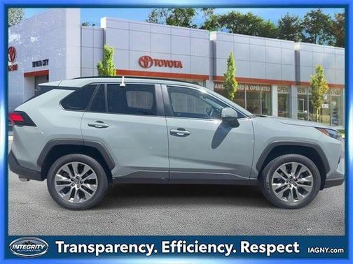 2022 Toyota RAV4 XLE Premium