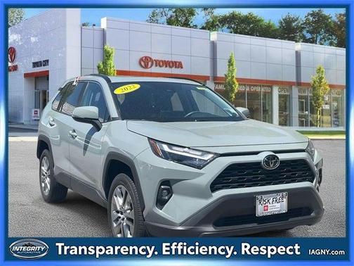 2022 Toyota RAV4 XLE Premium