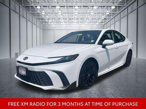 Ice Cap 2025 Toyota Camry SE