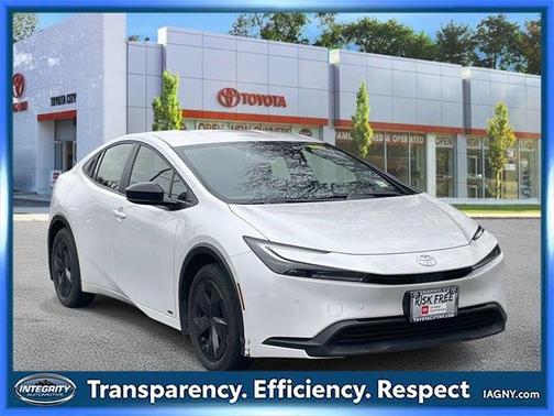 2023 Toyota Prius LE