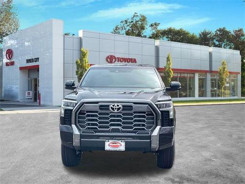 2025 Toyota Tundra Hybrid Platinum
