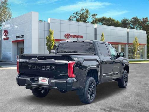 2025 Toyota Tundra Hybrid Platinum