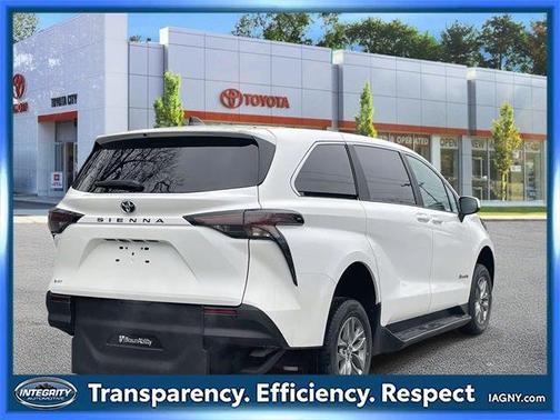 2026 Toyota Sienna LE