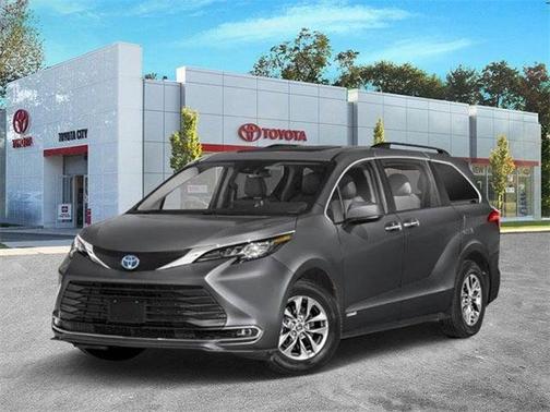 2025 Toyota Sienna XLE