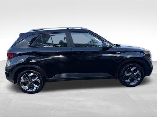2021 Hyundai VENUE SEL