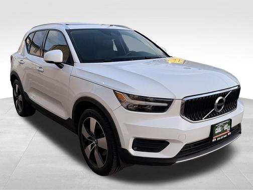 2020 Volvo XC40 T5 Momentum