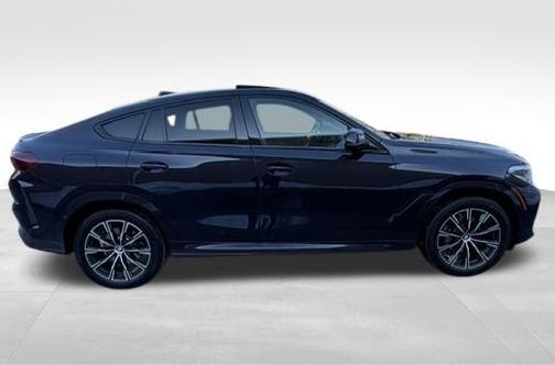 2023 BMW X6 xDrive40i