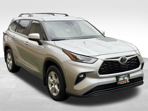 Celestial Silver Metallic 2023 Toyota Highlander LE