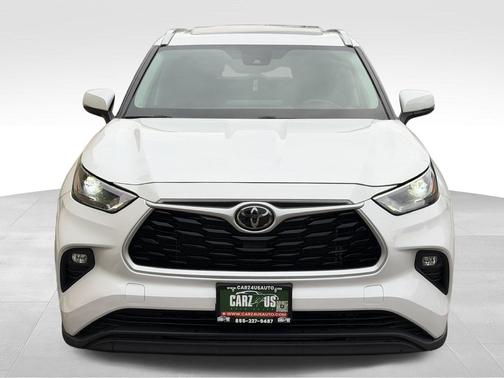 Pearl 2023 Toyota Highlander XLE