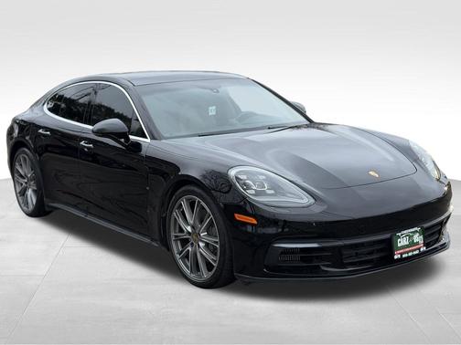 2018 Porsche Panamera 4S