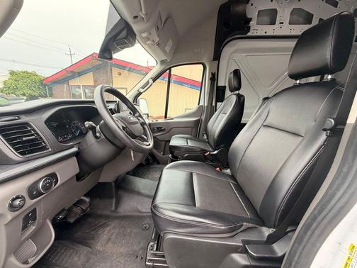 Oxford White 2024 Ford Transit-250 Base