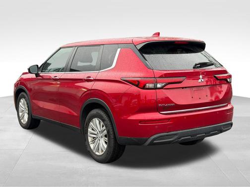 Red Diamond 2022 Mitsubishi Outlander ES S-AWC