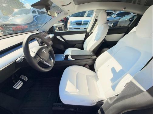 Midnight Silver Metallic 2022 Tesla Model Y Performance Dual Motor All-Wheel Drive