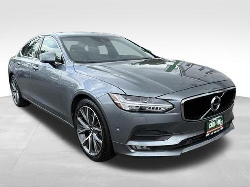 2017 Volvo S90 T6 Momentum