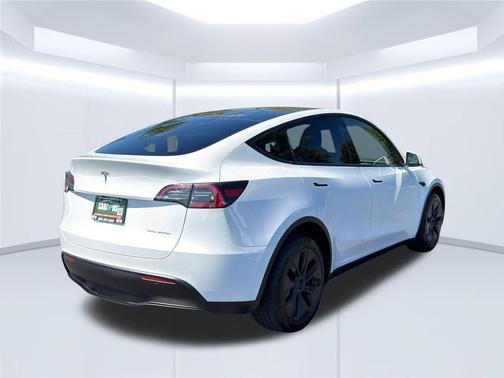 White 2024 Tesla Model Y Long Range Dual Motor All-Wheel Drive