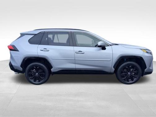 2022 Toyota RAV4 Hybrid SE