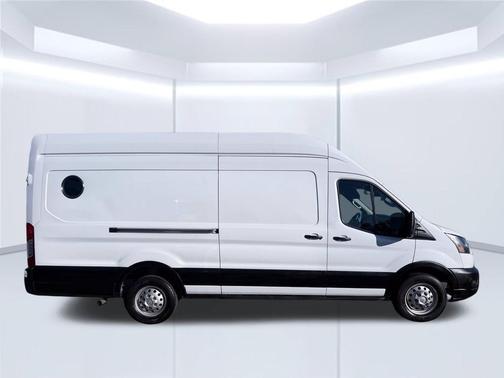 Oxford White 2023 Ford Transit-250 Base