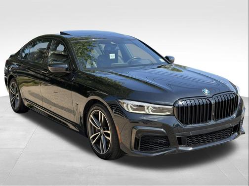 Black Sapphire Metallic 2022 BMW 750 i xDrive