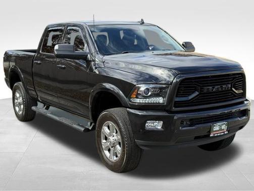2018 RAM 2500 Laramie Crew Cab 4x4 6'4' Box