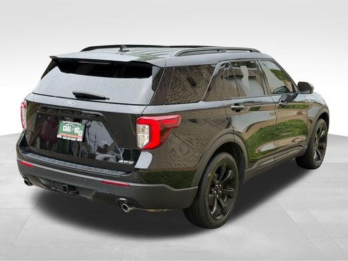 Black Metallic 2023 Ford Explorer ST-Line