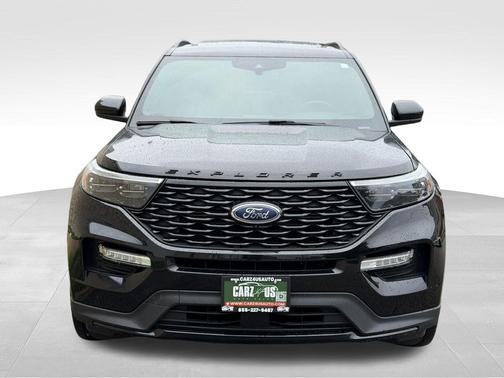 Black Metallic 2023 Ford Explorer ST-Line