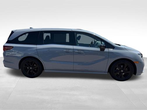 Sonic Gray Pearl 2023 Honda Odyssey Sport