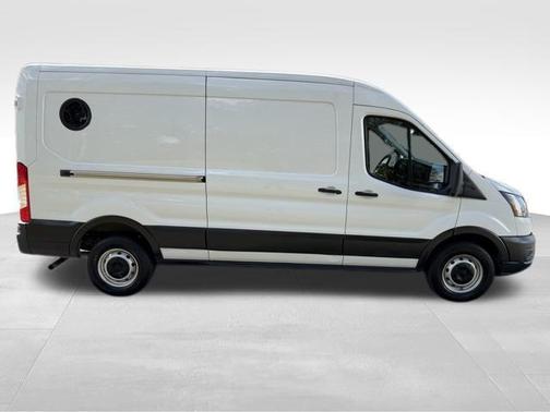 2022 Ford Transit-250 Base