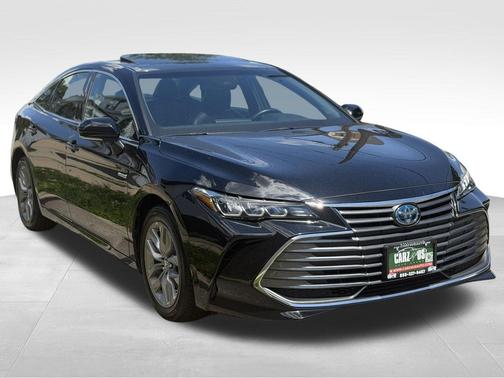 Midnight Black Metallic 2019 Toyota Avalon Hybrid XLE Plus