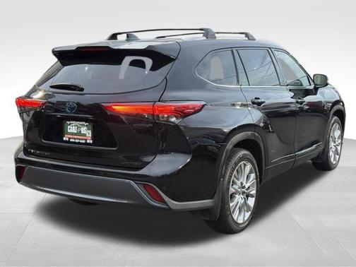 2022 Toyota Highlander Hybrid Limited