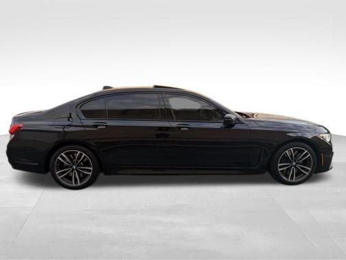 2021 BMW 750 i xDrive