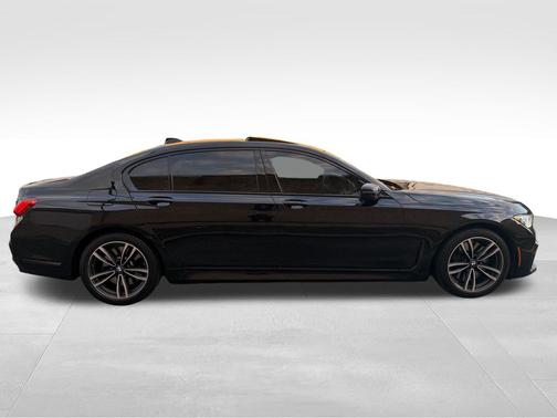 2021 BMW 750 i xDrive