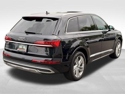 Orca Black Metallic 2021 Audi Q7 45 Premium Plus