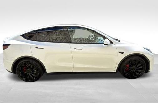 White 2022 Tesla Model Y Performance