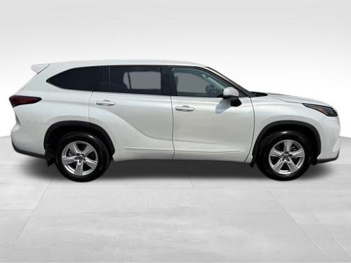 2022 Toyota Highlander L