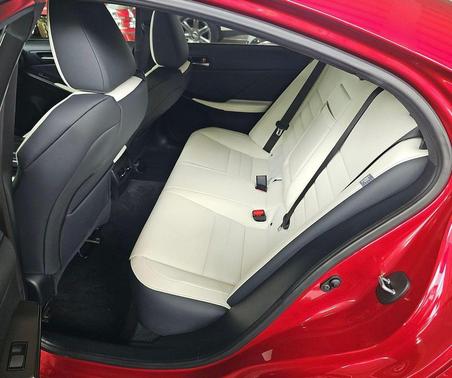 Infrared 2023 Lexus IS 350 F Sport