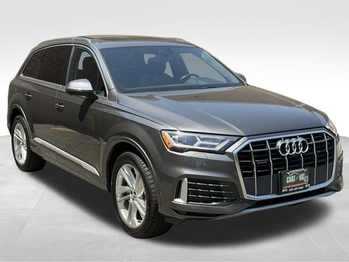 Gray Metallic 2021 Audi Q7 45 Premium Plus