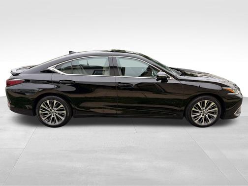 Obsidian 2021 Lexus ES 250 Base