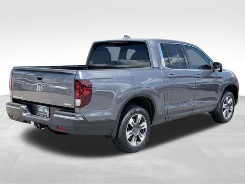 Modern Steel Metallic 2018 Honda Ridgeline RTL