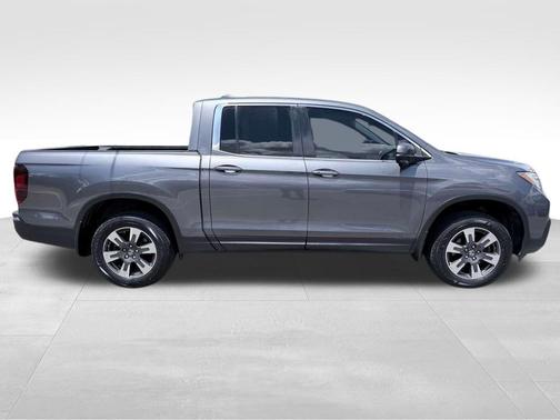 Modern Steel Metallic 2018 Honda Ridgeline RTL