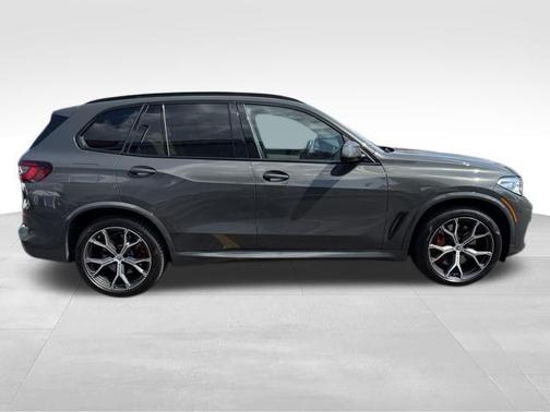 2023 BMW X5 M50i