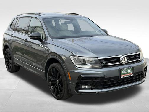 Platinum Gray Metallic 2021 Volkswagen Tiguan 2.0T SE R-Line Black 4MOTION