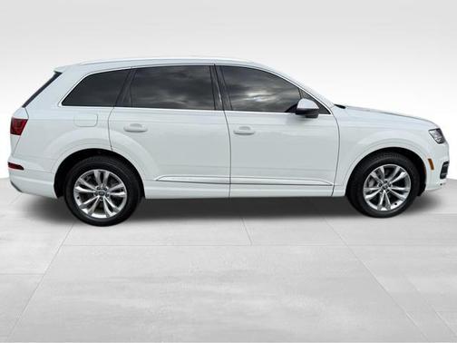2019 Audi Q7 55 Premium Plus