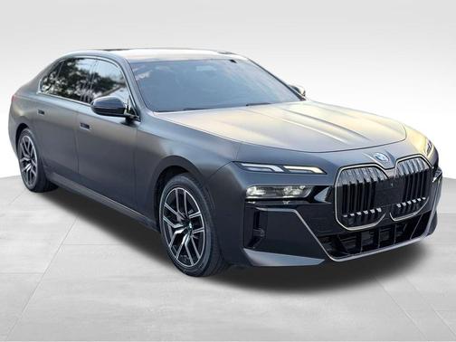 Black Sapphire Metallic 2023 BMW 760 i xDrive