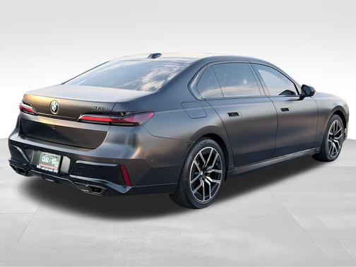 Black Sapphire Metallic 2023 BMW 760 i xDrive