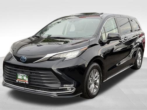 2023 Toyota Sienna XLE 7 Passenger