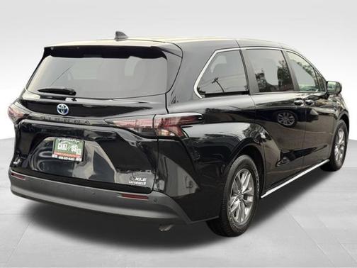 2023 Toyota Sienna XLE 7 Passenger